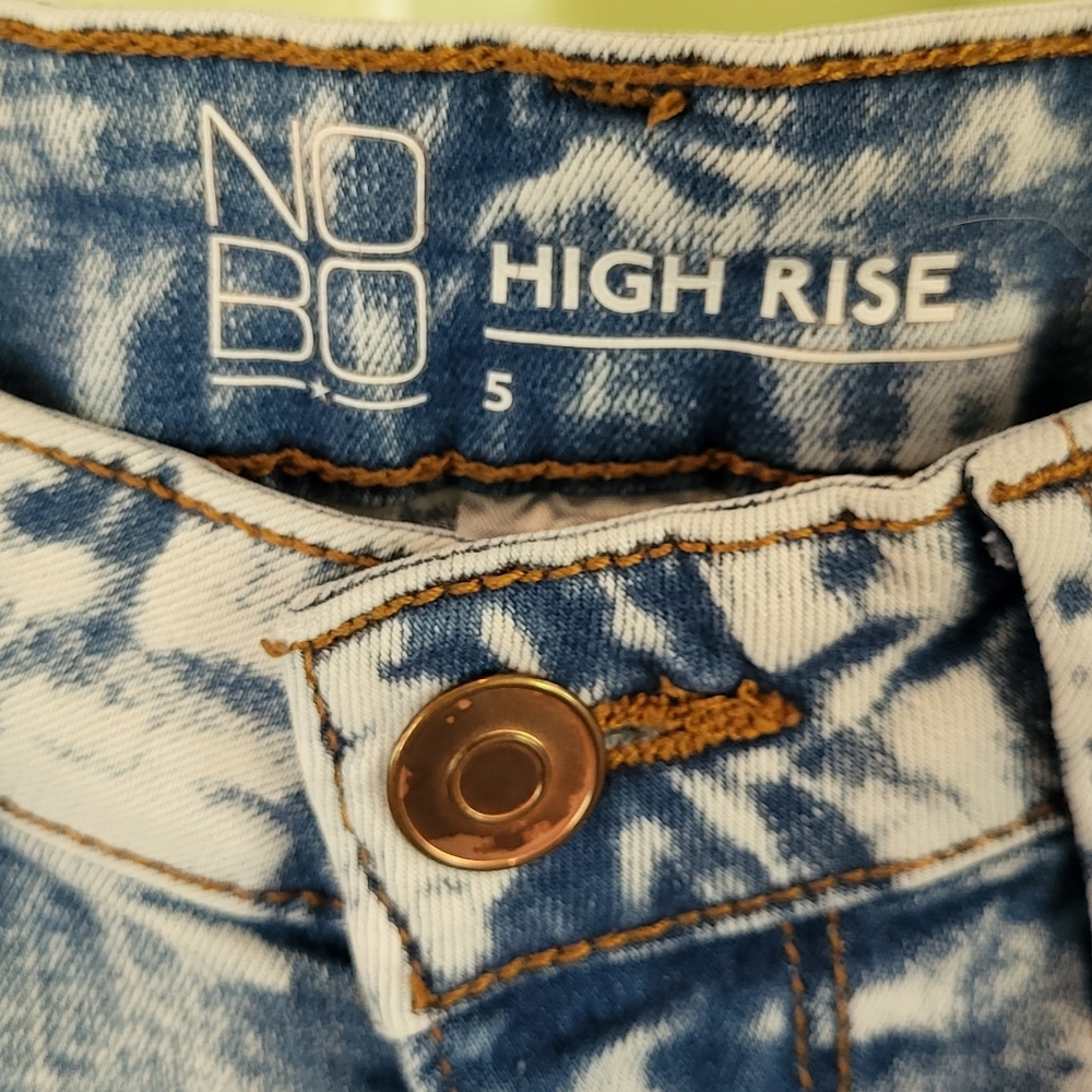 High Rise Shorts - Picture 3 of 3